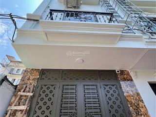 Cần bán gấp nhà gần đường trung kính,yên hoà,cầu giấy. dt 31m2x5tầng khu ở vip. ngõ thẳng 3 gác đỗ