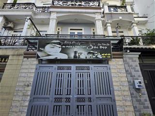 Nhà tỉnh lộ 10  1 phút ra tên lửa.