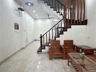 Bán gấp nhà tân mai oto lùi, dân xây nhỉnh 8 tỷ40m