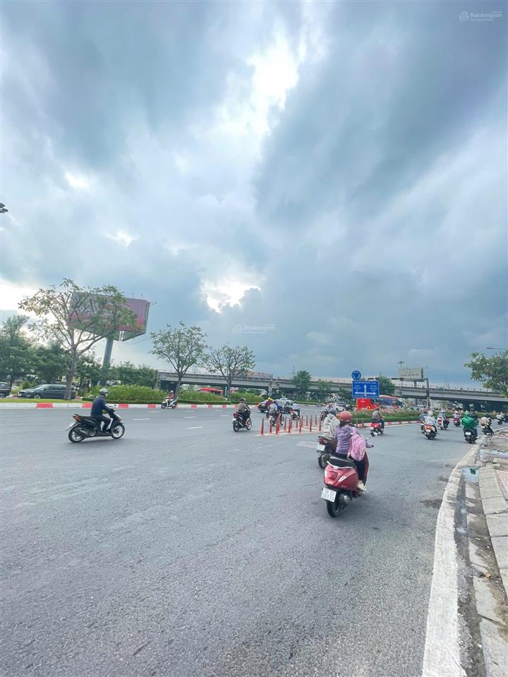 Cần bán lô đất sát bình thạnh, sát cầu bình lợi ql13