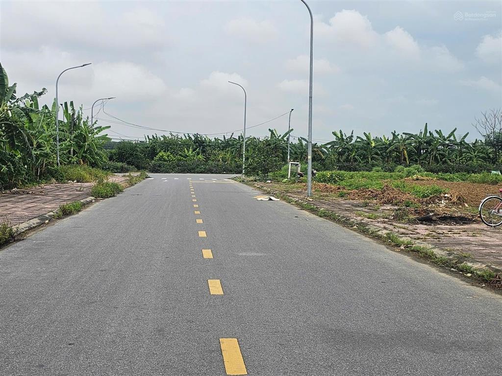 Cc cần bán lô mẫn xá long châu yên phong bắc ninh. diện tích 90 m, mặt tiền 5m