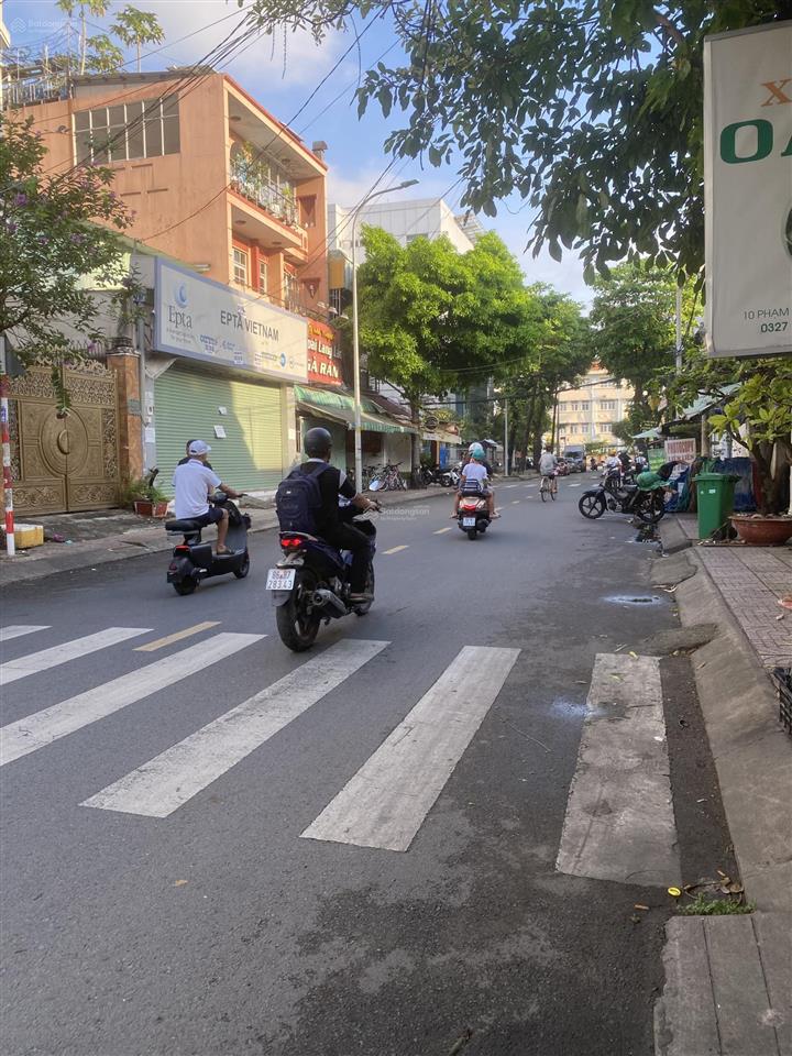 Mtkd khu vip nguyễn sơn  căn góc 2mặt tiền  152m2  phù hợp vừa ở vừa kinh doanh hoăc cho thuê .