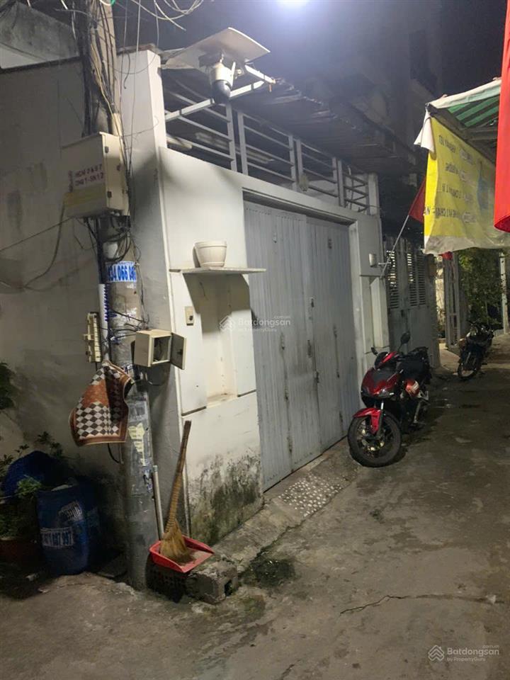 Nhà khu dân cư, gần trường học ubnd và các dịch vụ tiện ích