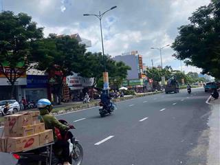 Cực hiếm! bán nhà đối diện vincom lê văn việt, mặt tiền đường chỉ 100tr/m2, đang khai thác 10tr/th