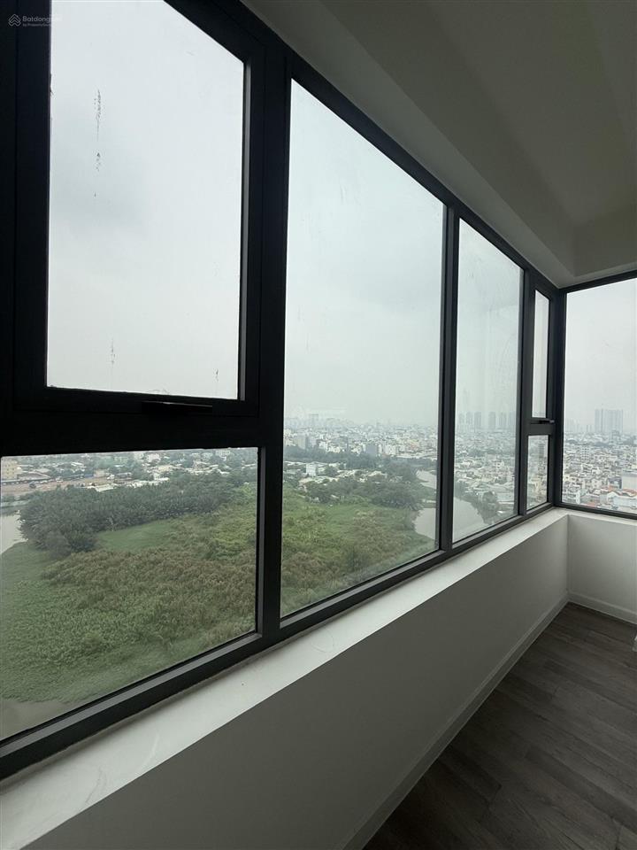 Căn hộ góc 3pn  137m2 view hồ đẹp toàn cảnh quận 1 và landmark giá 8,3 tỷ