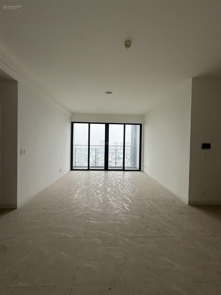 Căn hộ góc 3pn  137m2 view hồ đẹp toàn cảnh quận 1 và landmark giá 8,3 tỷ