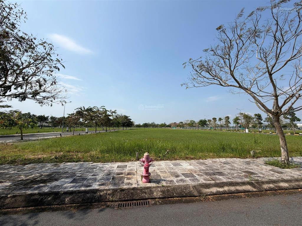 Đất chính chủ mặt tiền đương dt830 gần các khu công nghiệp sổ sẵn 6x15m giá chỉ 1,9 tỷ