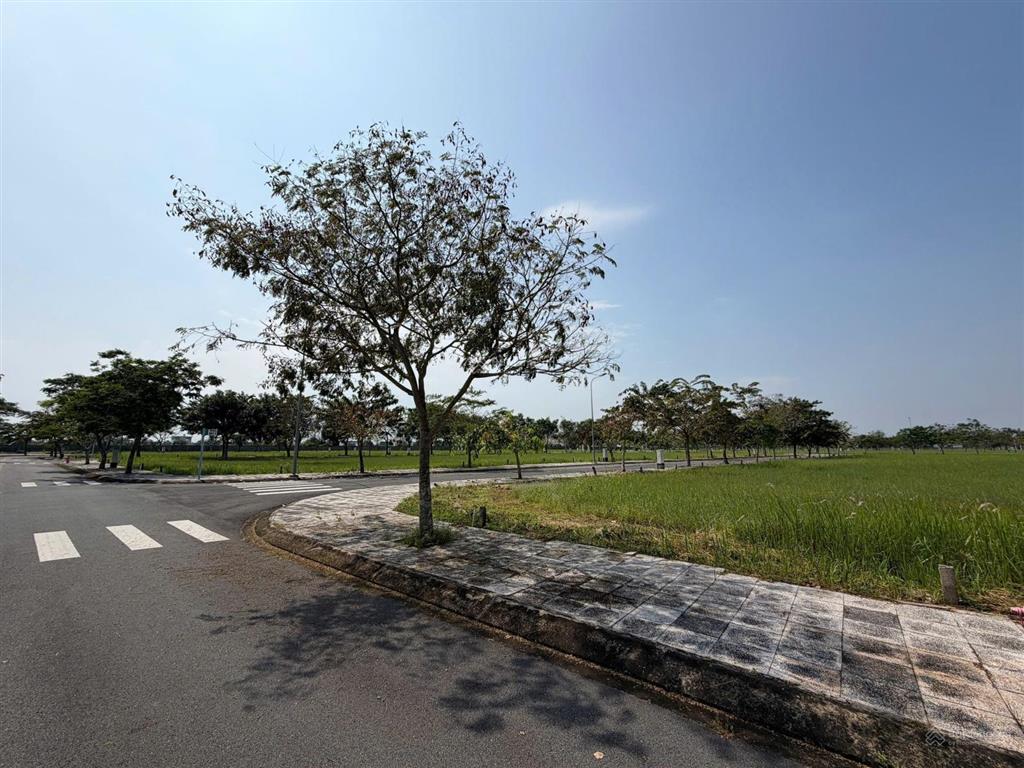 Đất chính chủ mặt tiền đương dt830 gần các khu công nghiệp sổ sẵn 6x15m giá chỉ 1,9 tỷ