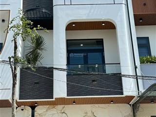 Nhà đẹp 1 trệt 2 lầu mới 100%  full nội thất cao cấp đường d35  sổ hồng hoàn công
