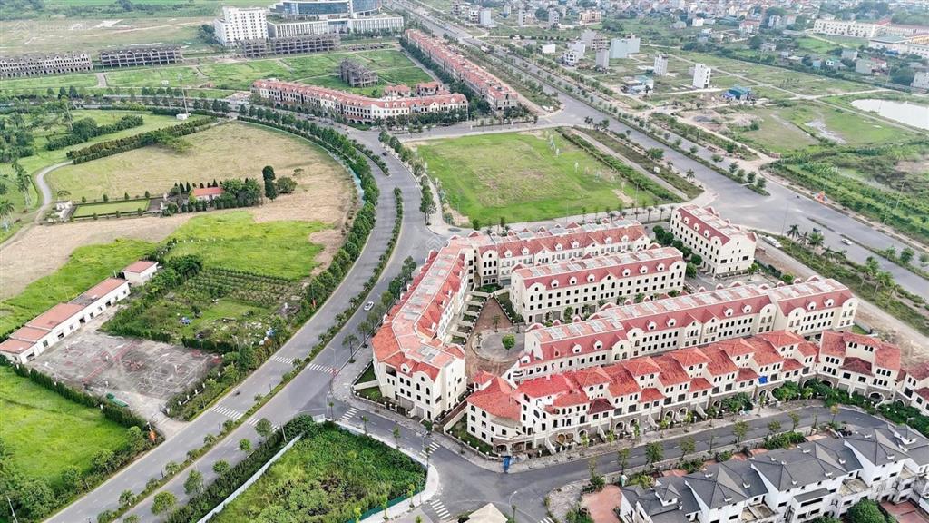 Bán biệt thự liền kề phân khu đẹp nhất vista nam an khánh 150m 4 tầng 1 hầm. vừa để ở vừa để đầu tư