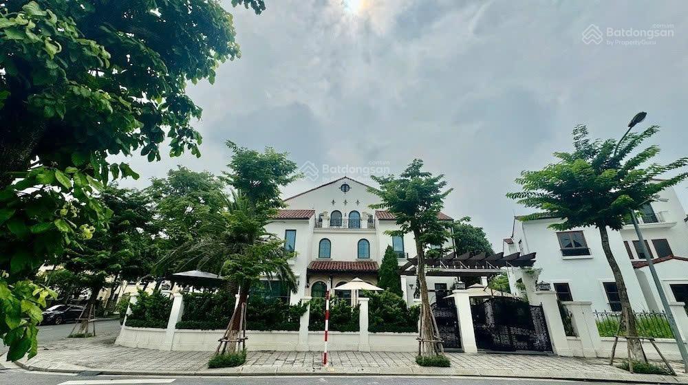 Bán biệt thự liền kề phân khu đẹp nhất vista nam an khánh 150m 4 tầng 1 hầm. vừa để ở vừa để đầu tư