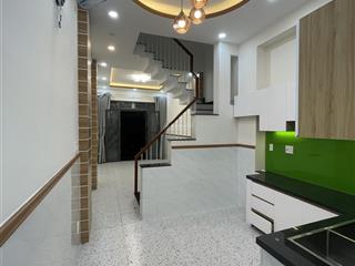 Kẹt tiền bán gấp nhà hxh nguyễn tiểu la, dt4.5*12m, 4 tầng ,giá chỉ 8.9 tỷ