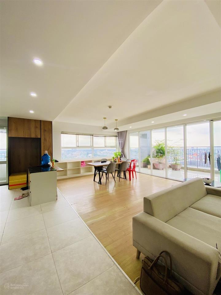 Penthouse chung cư conic riverside  nguyễn văn linh, phường 7, q8  đối diện đại học văn hiến