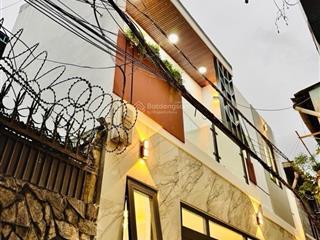 Hàng xóm q.1  gần hàng xanh  ngang khủng 8m  chỉ hơn 4đ