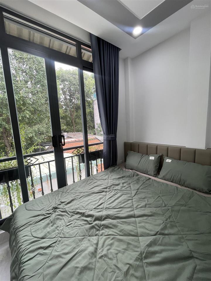 Hàng xóm q.1  nhà đẹp ở ngay 4pn  3 tầng  gần 6đ