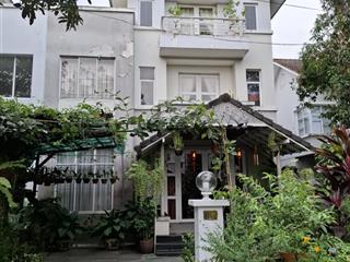 Bán biệt thự tuyết anh 2 tầng 230 m2, giá chỉ 6.9 tỷ. tỉnh lộ 8 di chuyển qua bình dương 5 phút