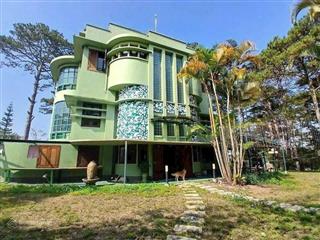 Bán biệt thự lâu đài pháp cổ,sổ đỏ gần 5.000m²,mặt tiền nguyễn khuyến,trung tâm đà lạt.sinh lời cao