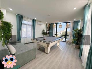 Bán villa phong cách hiện đại vị trí vàng  sát biển