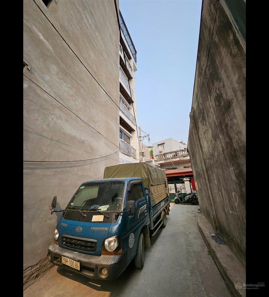 Chính chủ bán nhà ngõ 63 phố cổ linh  thạch bàn quận long biên. nhà lô góc ô tô cất trong nhà