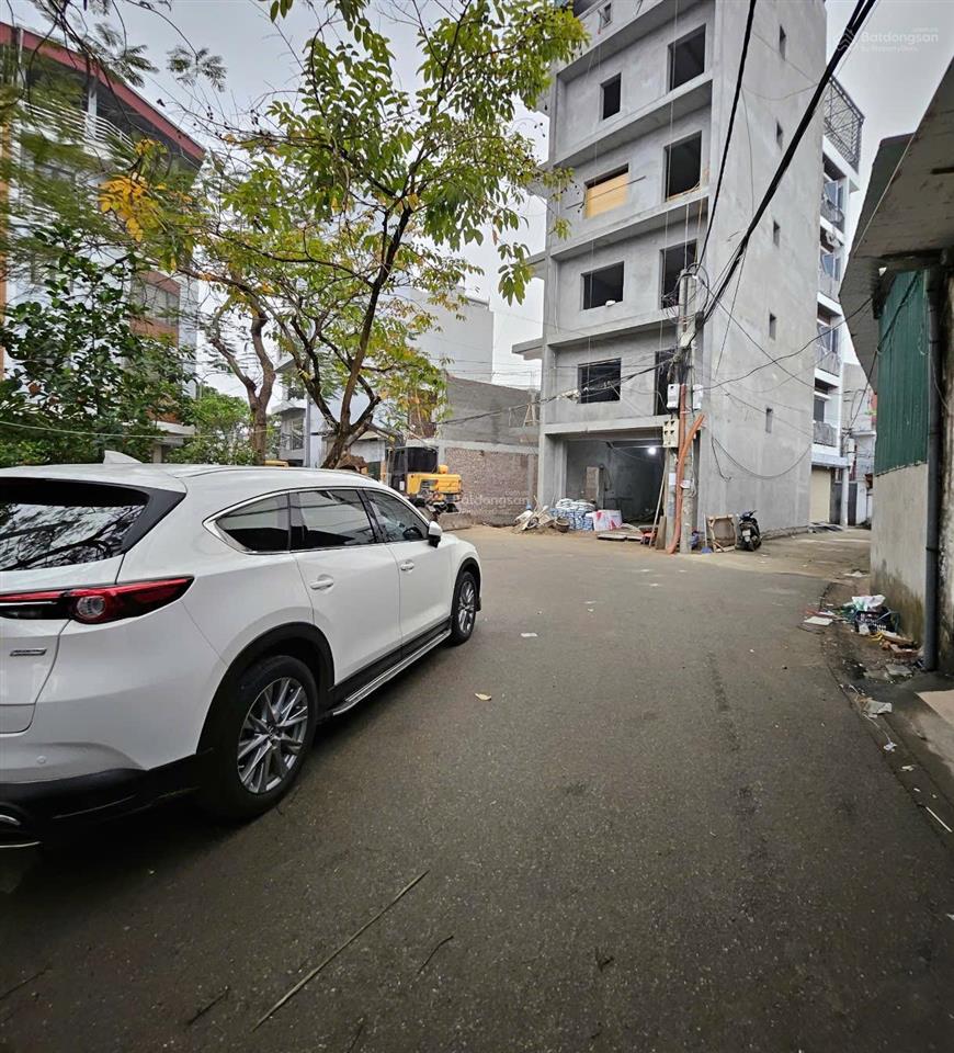 Chính chủ bán nhà ngõ 63 phố cổ linh  thạch bàn quận long biên. nhà lô góc ô tô cất trong nhà