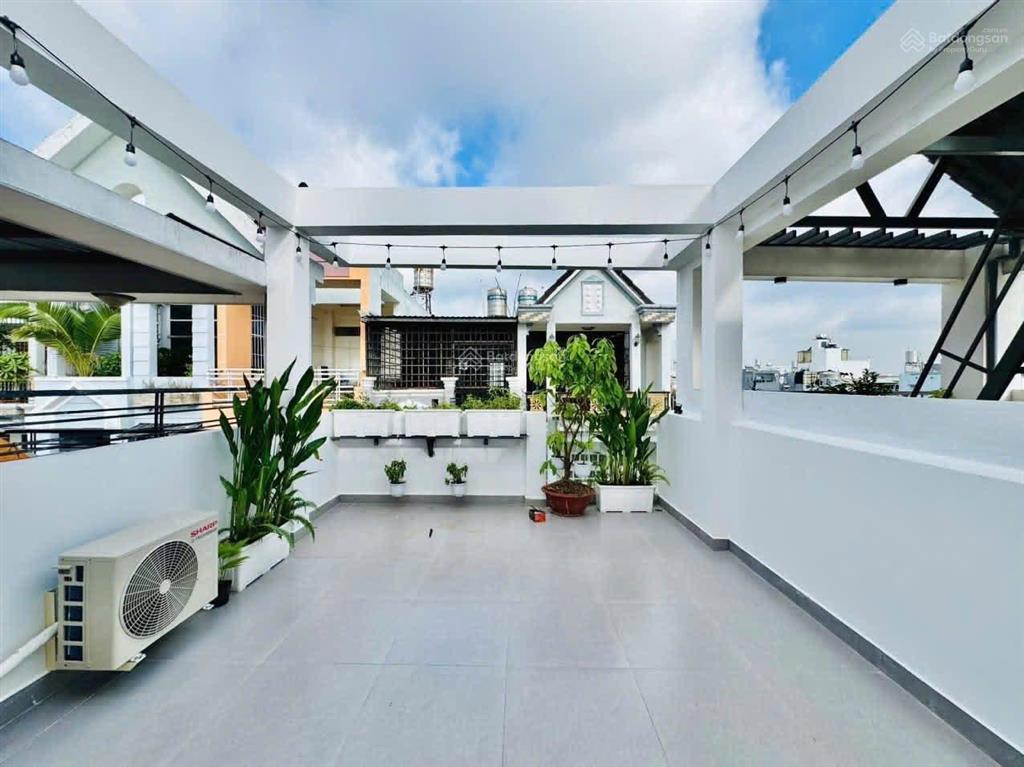 Sốc! nhà hoàng sa  q3  giá chỉ 1,7 tỷ  trung tâm k có căn thứ 2