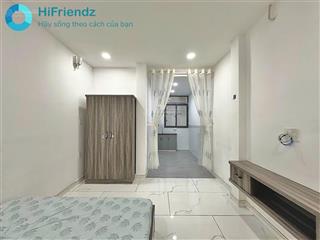 Còn trống studio full nội thất, tách bếp có cửa sổ cực thoáng