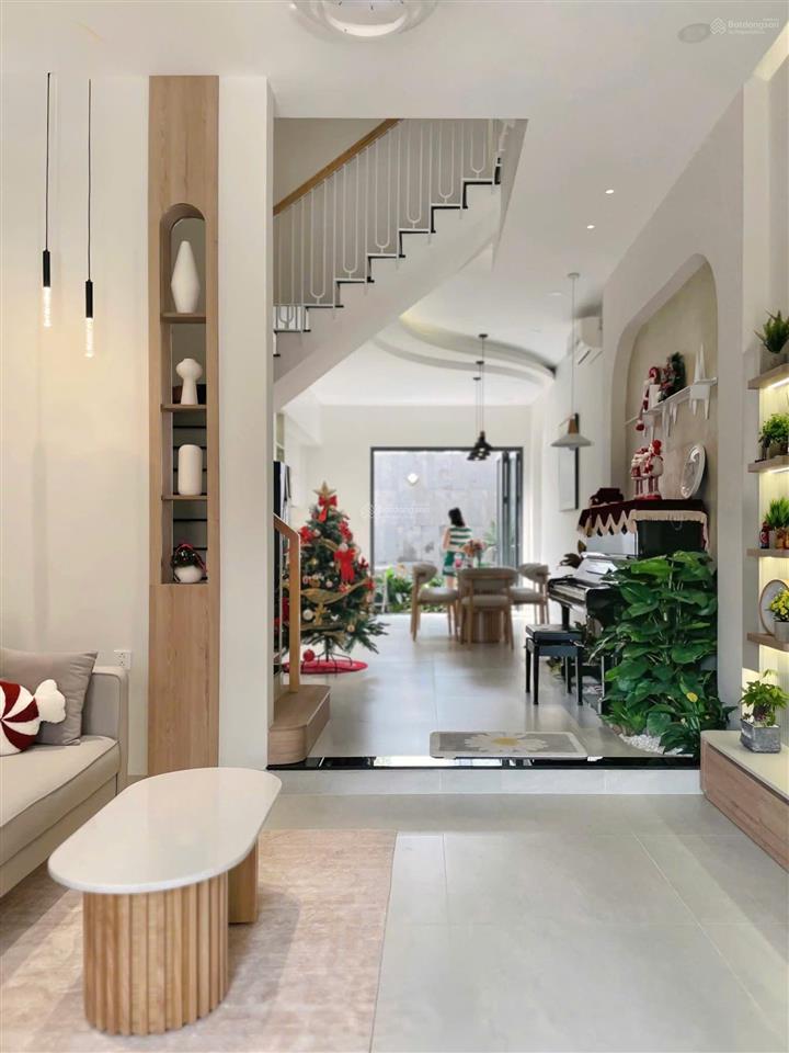 ( hot ) nhỉnh 14 tỷ , mặt tiền khu k300 dt 5.5 x 15 , 3 tầng ngay vincoms cộng hòa