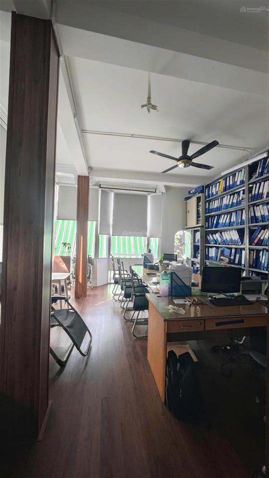 Nhà đẹp ở ngay 4x14m. góc 2mt, kc 5 tầng khu vực hoàng văn thụ  cộng hòa. 11.8 tỷ thương lượng