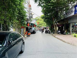 Cần bán nhà 3 tầng cũ, phố lê quang đạo, 180m2, mặt tiền 8m, ô tô dừng đỗ, kd tốt, 44 tỷ