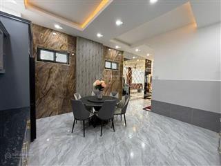 Bán gấp nhà riêng 70m2, 4pn, 4wc, 8,3 tỷ tại phú thuận, q7, hcm