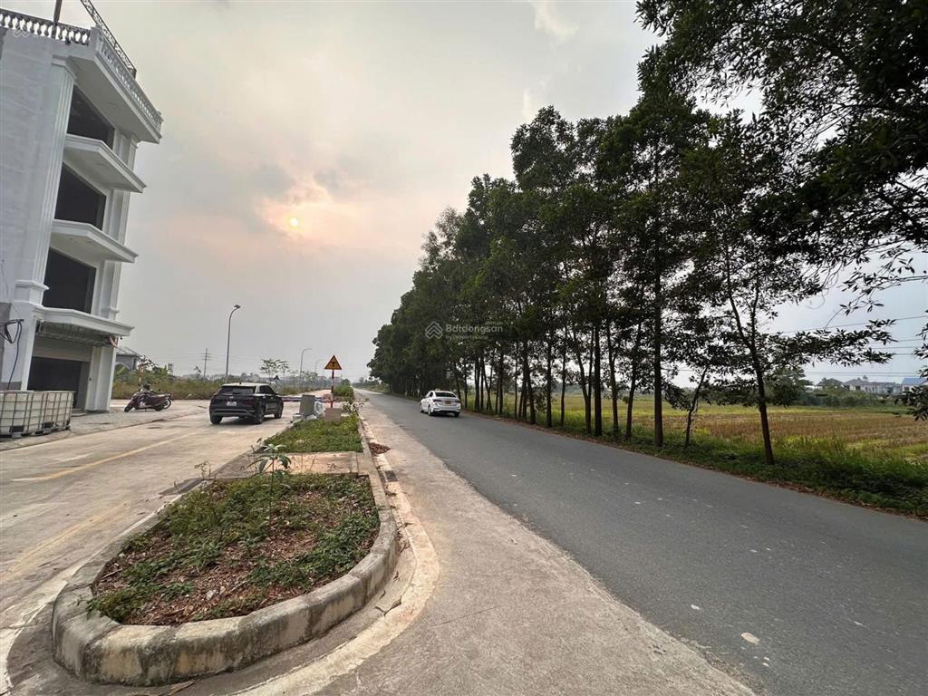 Chính chủ bán đấu giá hiền ninh sóc sơn 95m2 ô tô tránh vỉa hè kinh doanh 0869 109 ***