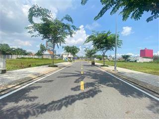 Cần bán gấp  giá rẻ  ngang 8m, sát dân, 10p tới chợ, cách ql51 15p đi xe  có sổ riêng