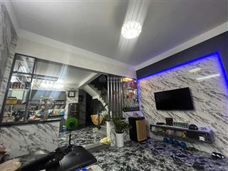 Nhà đẹp lý nam đế 115m2, ngang 5m ,4 tầng 6 ngủ ô tô tránh, view sông mát mẻ, sân để ô tô