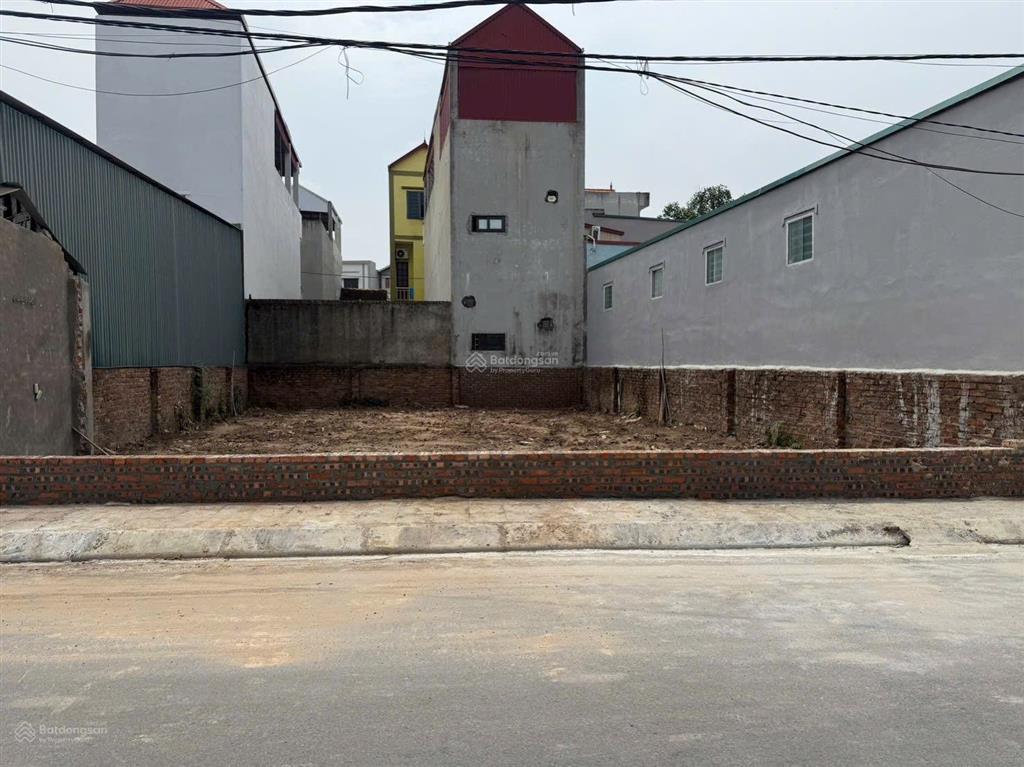 Bìa tây làng lễ pháp, phúc thịnh (tiên dương cũ) diện tích là 150m2