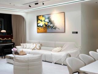 Sống sang ch 5* 161m2, 3pn, 2vs, full nội thất xịn tại brg the diamond residence 25 lê văn lương