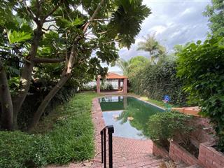 Cho thuê biệt thự thảo điền để ở nghỉ dưỡng ngay cạnh sông sài gòn, view trực diện sông mát mẻ