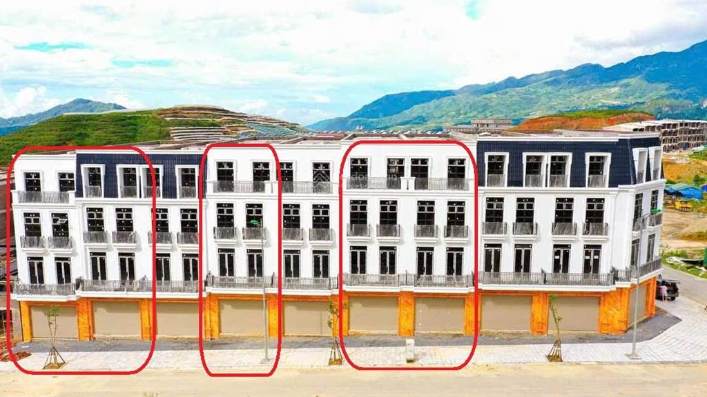 Chính chủ cắt lỗ căn liền kề 4 tầng ngay 5 tòa chung cư mới khu tây bắc sapa