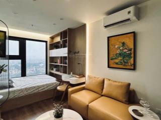 Bán gấp căn hộ studio full đồ đẹp, giá 2.x tỷ, view công viên trung tâm, imperia smart city