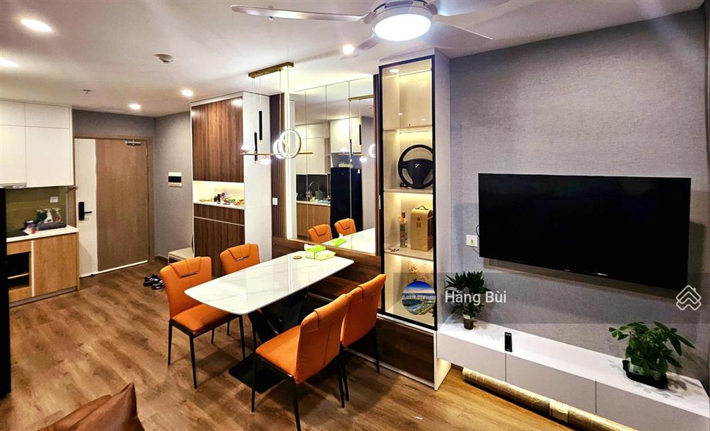 Bán căn 2 ngủ 55m² tòa i1, full đồ, giá 4.1 tỷ, tầng trung view hồ trung tâm, imperia smart city