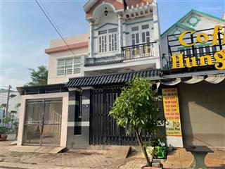 Bán nhà chính chủ 3 phòng ngủ, mặt tiền đường 12m, mỹ hạnh nam, đức hòa, long an giá chỉ 3 tỷ