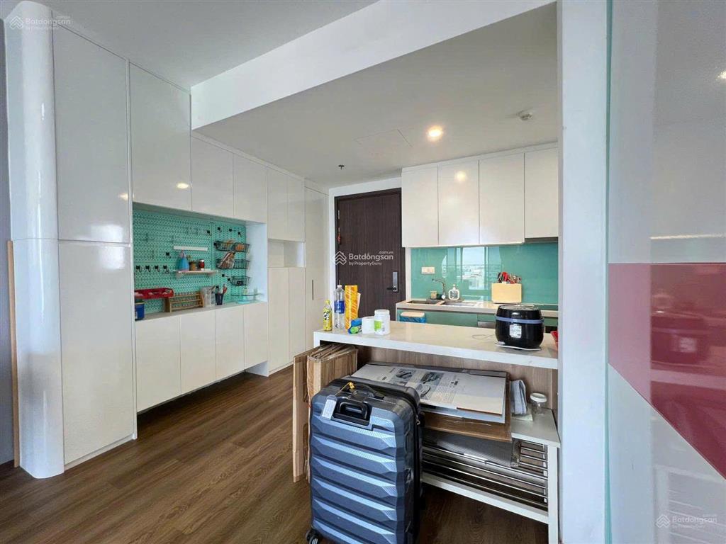 Bán nhanh căn hộ 2pn  sẵn sổ hồng  sang tên nhanh  giá bán chỉ 8 tỷ 4 bao hết  nắm key