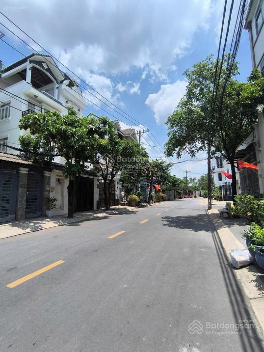 Bán gấp căn nhà 3 tầng góc 2 mặt tiền,hẻm 10m,đường dương quảng hàm, hiếm 6.14x17m giá chỉ 16,5tỷ,