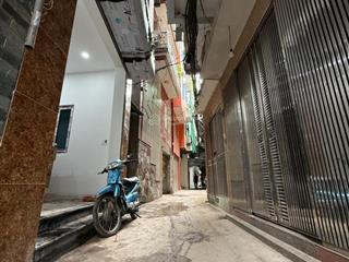 Nhà mới phố đông tác, diện tích 30m2, 6 tầng thang máy, mặt tiền 3,5m, giá 9,6 tỷ
