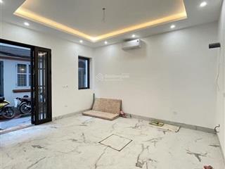 Nhà đẹp đường láng, diện tích 62m2, 5 tầng, mặt tiền 6,5m, giá bán 12 tỷ