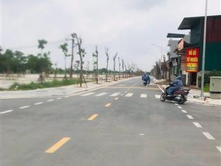 Siêu phẩm trục kinh doanh liên hà  đông anh vỉa hè ô tô quay đầu trước đất đối diện hồ điều hoà