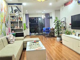 Cần bán căn hộ 92,2m 3 ngủ 2 vệ sinh, 2 ban công rộng, view thoáng. giá 4,65 tỷ.  0983 345 ***