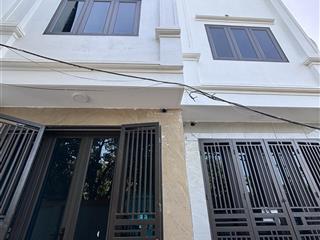Nhà phú lương, hà đông 45m2, 7pn  7wc khép kín, cách đường ô tô chỉ 5m. ở sướng cho thuê lời