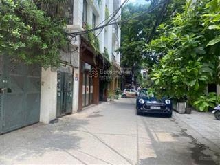 Nhà cực đẹp, giá cực kì hợp lý. ô tô ngủ trong nhà