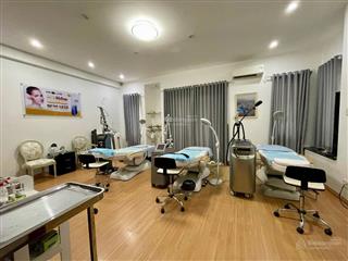 Có thang máy cho thuê nhà 226 lý chính thắng, quận 3  ngang 11m, hầm 4tầng, giá rẻ 69tr