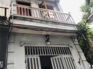 Cho thuê nhà nguyên căn tại phố Gia Quất, Thượng Thanh (42m2x3), 3PN, 3WC, full nội thất